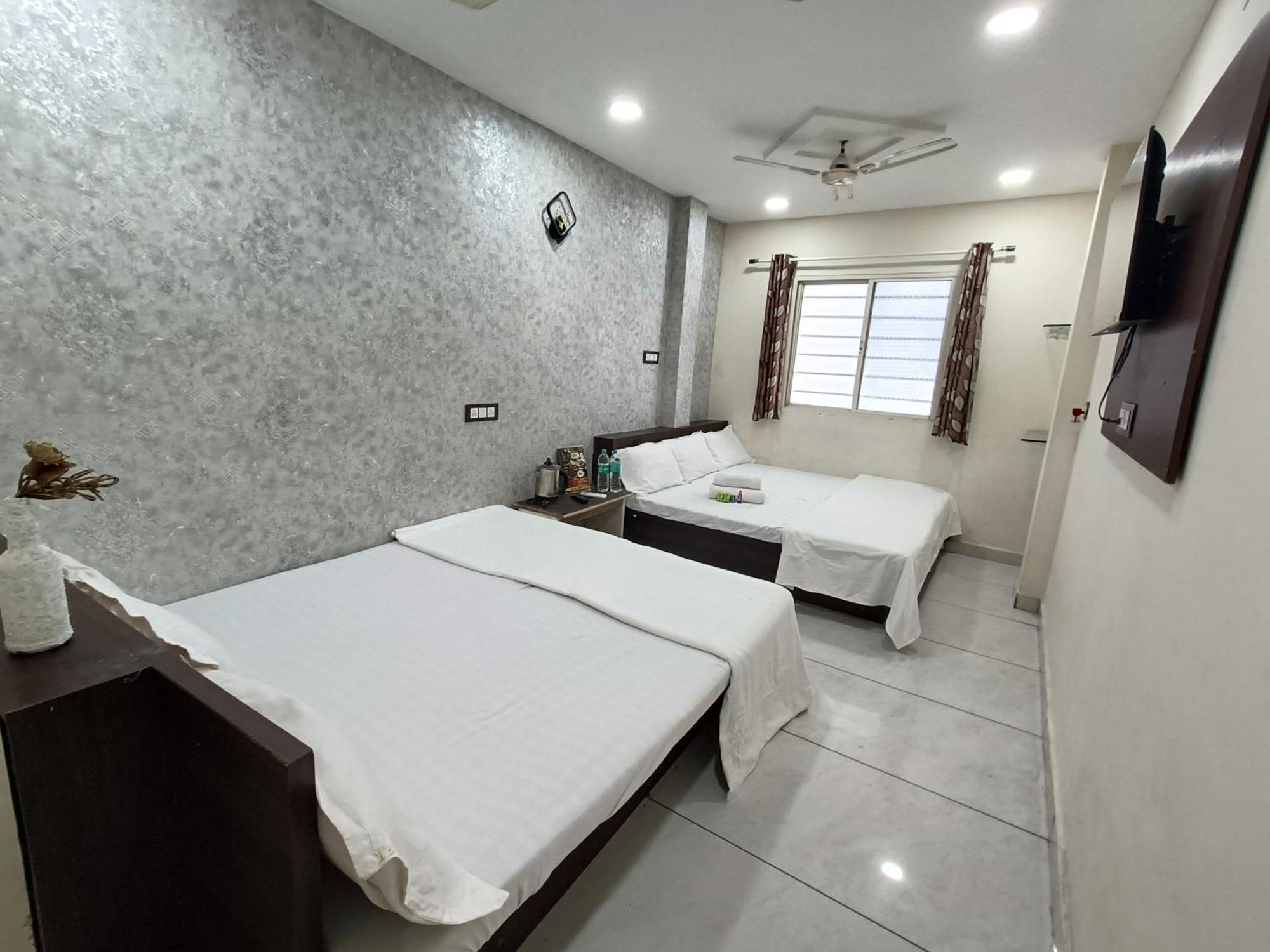 Ginger Hotels Ujjain Tower Kshipra Inn-Family Stay Airconditioned Hotel Exterior foto